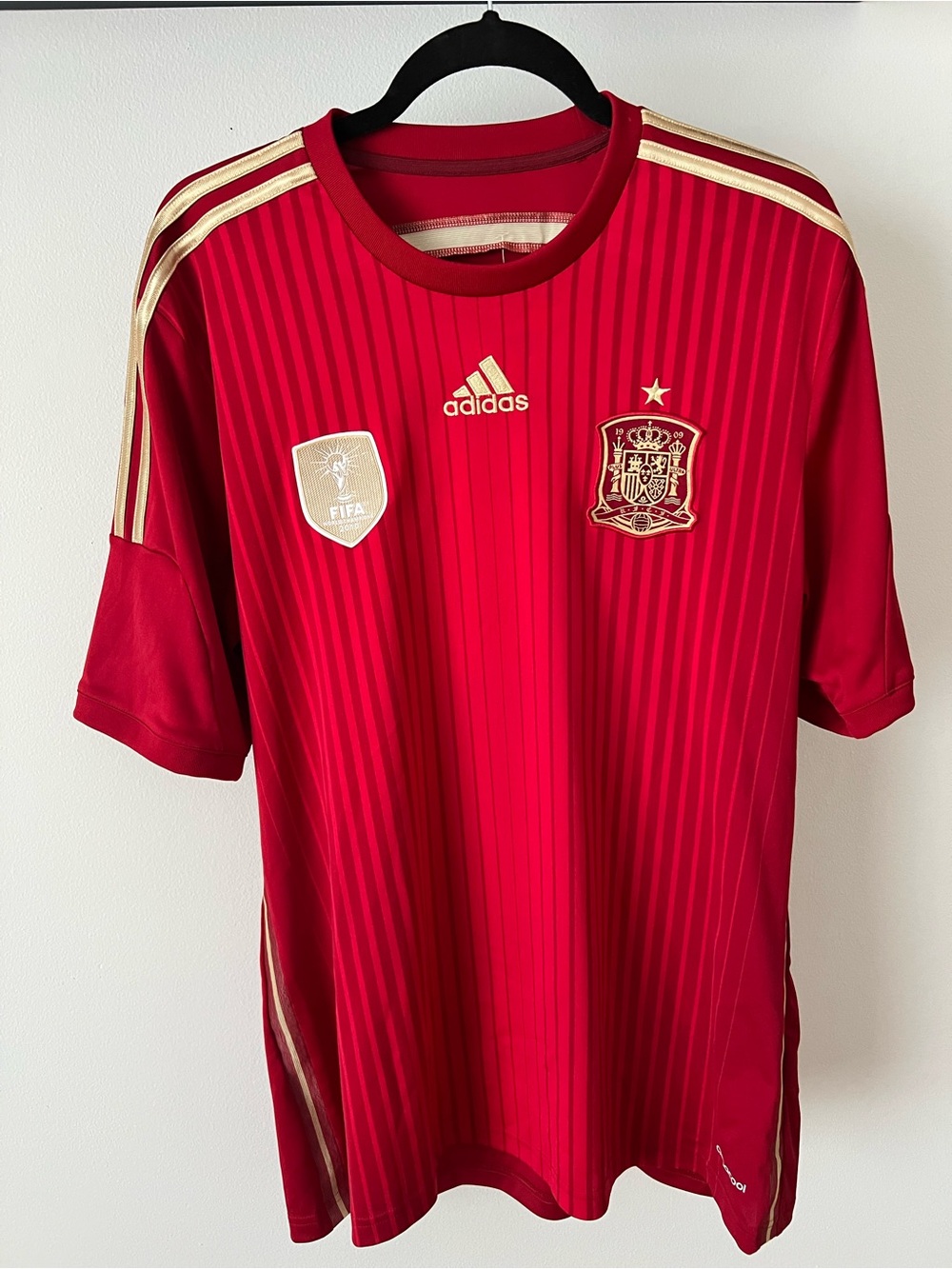 Adidas National Football Team Spain Soccer Jersey Red with Gold Trim size L